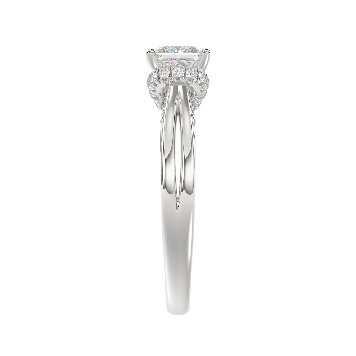 18K WHITE GOLD 7/8CT ROUND/PRINCESS DIAMOND LADIES RING( CENTER STONE PRINCESS DIAMOND 5/8 CT)