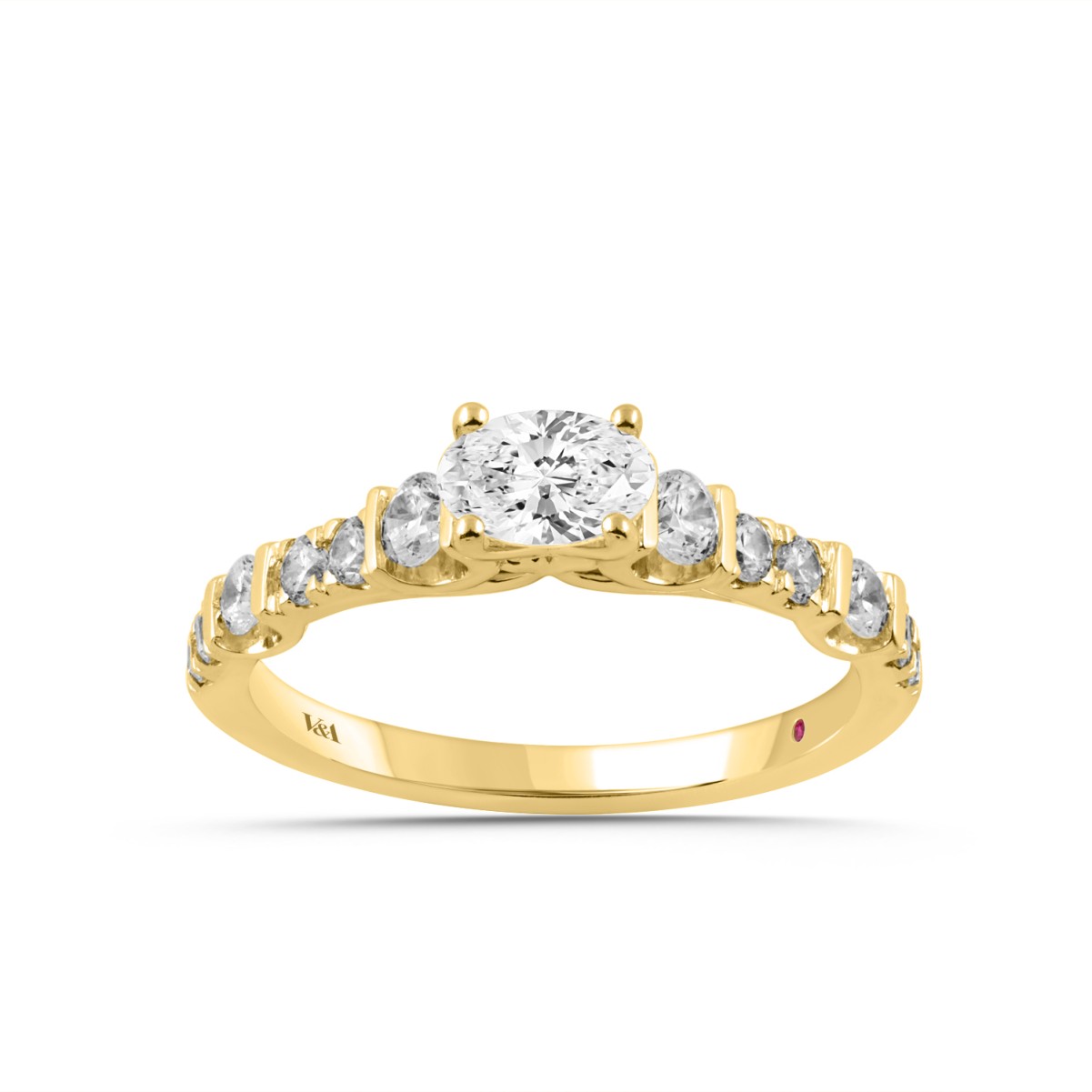 18K YELLOW GOLD 1.00CT ROUND/OVAL DIAMOND LADIES RING (CENTER STONE OVAL DIAMOND 1/2CT)